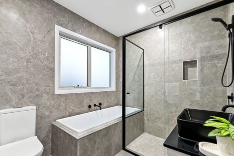 Property photo of 10/10 Sylvanwood Crescent Narre Warren VIC 3805