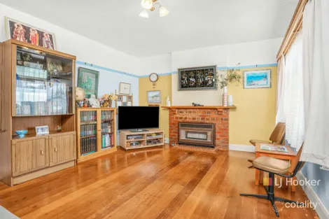 Property photo of 8 Victory Avenue Devonport TAS 7310