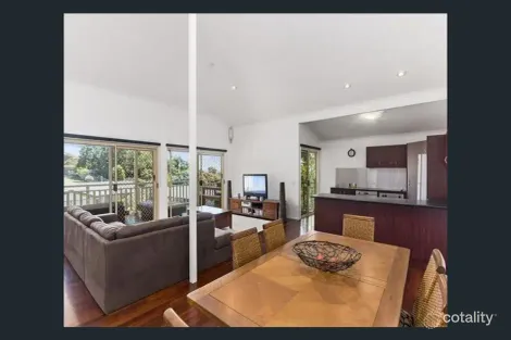 Property photo of 12 Avon Court Pacific Pines QLD 4211
