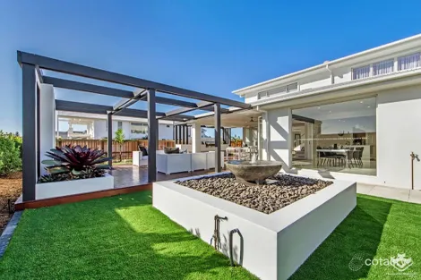 Property photo of 34 Spinnaker Boulevard Newport QLD 4020