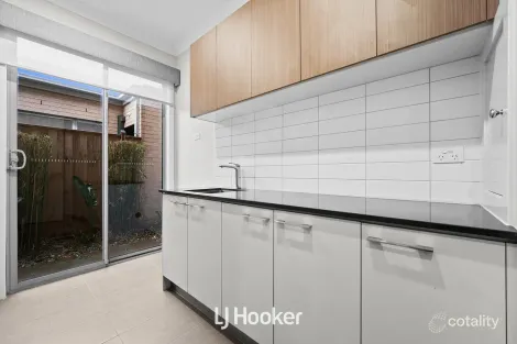 Property photo of 6 Murphy Street Clyde North VIC 3978