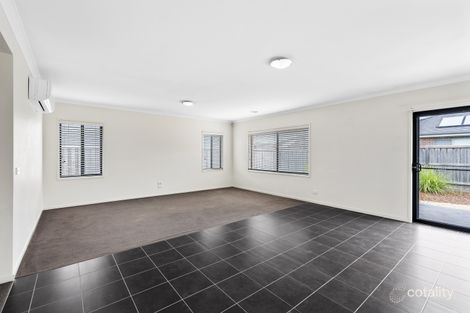 Property photo of 30 Gyrfalcon Way Doreen VIC 3754
