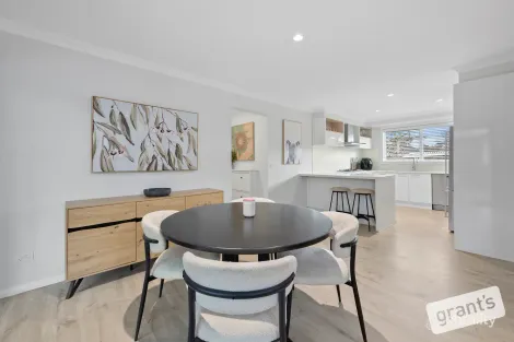 Property photo of 2 Darling Way Narre Warren VIC 3805