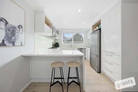 Property photo of 2 Darling Way Narre Warren VIC 3805