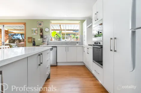 Property photo of 23 Ibis Crescent Orange NSW 2800