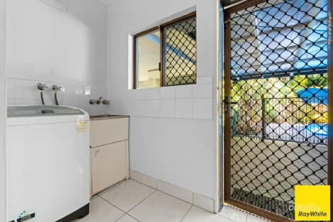 Property photo of 3 Flora Close Clifton Beach QLD 4879