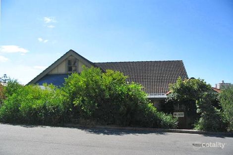 80 Undercliff Rd, Freshwater, NSW 2096