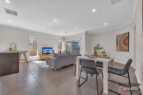 Property photo of 19 Woolybush Drive Tarneit VIC 3029