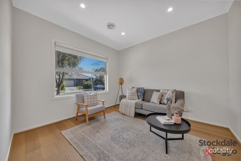 Property photo of 19 Woolybush Drive Tarneit VIC 3029