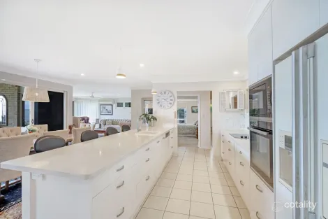 Property photo of 8 Howard Court Sandstone Point QLD 4511