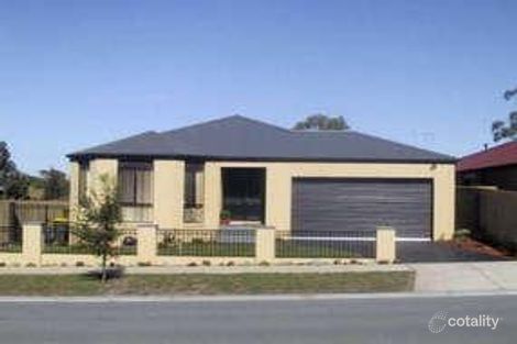 17 Manchester Dr, Skye, VIC 3977