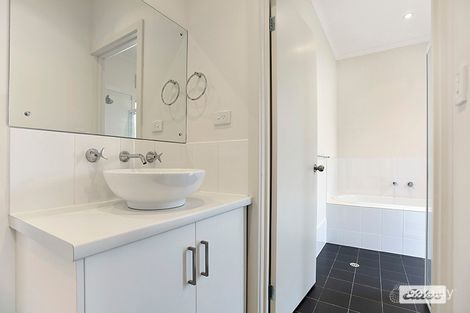 1 Viking St, Encounter Bay, SA 5211