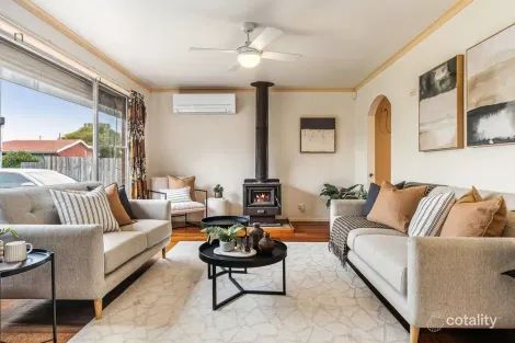Property photo of 73 Brunning Crescent Frankston North VIC 3200