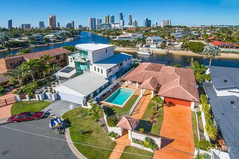 28 Andrea Ave, Broadbeach Waters, QLD 4218