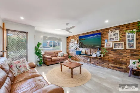 Property photo of 10 Linden Crescent Qunaba QLD 4670