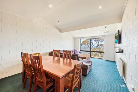 8 Alpine View Ave, Bright, VIC 3741