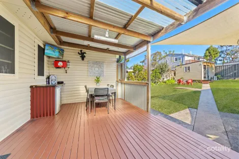 Property photo of 8 Woolana Avenue Budgewoi NSW 2262