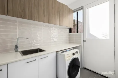 Property photo of 43 Nesting Vista Craigieburn VIC 3064