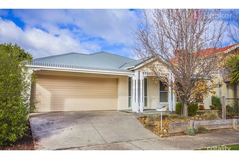 Property photo of 6 Parramatta Walk Craigieburn VIC 3064