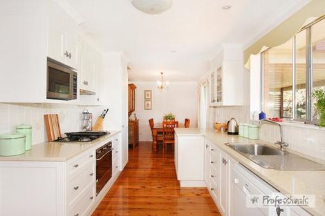 Property photo of 41 Minnamurra Crescent Hillvue NSW 2340