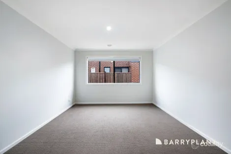 Property photo of 16 Delson Way Mickleham VIC 3064