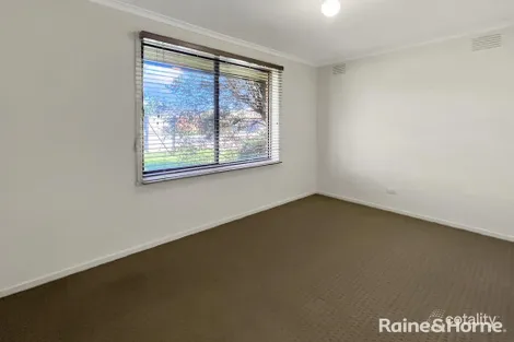 Property photo of 9 Clairmont Avenue Cranbourne VIC 3977