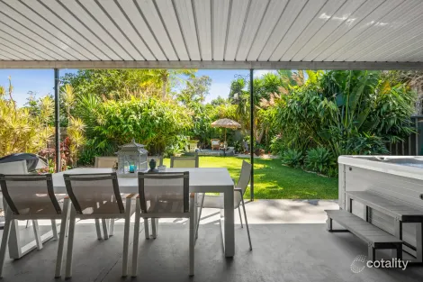 Property photo of 42 Lights Street Emerald Beach NSW 2456