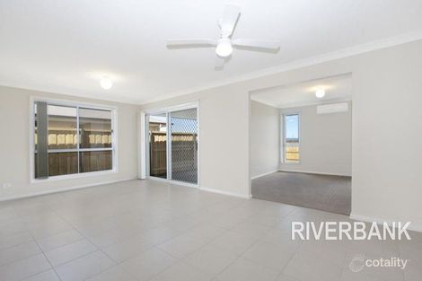 Property photo of 15 Asimus Circuit Elderslie NSW 2570