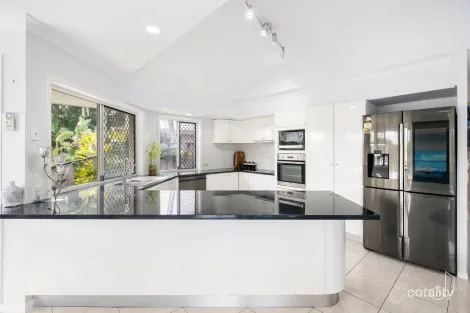 Property photo of 180 Port Jackson Boulevard Clear Island Waters QLD 4226