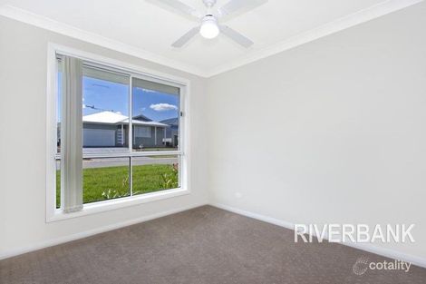 Property photo of 15 Asimus Circuit Elderslie NSW 2570