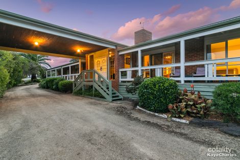 1 Sugarloaf Lane, Berwick, VIC 3806