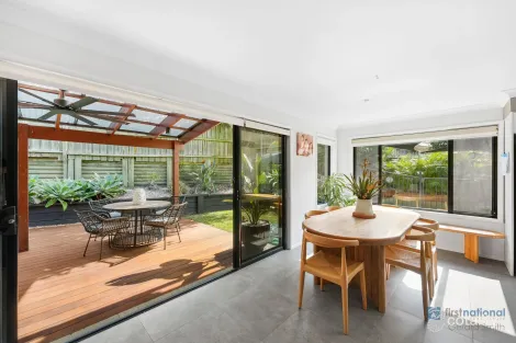Property photo of 16 Brooks Bend Mount Annan NSW 2567