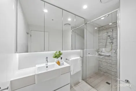 Property photo of 1016/123 Cavendish Road Coorparoo QLD 4151
