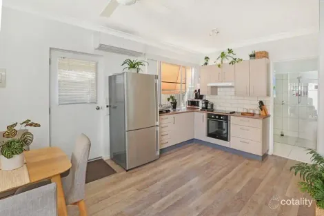 Property photo of 28 Ocean View Avenue Mooloolaba QLD 4557