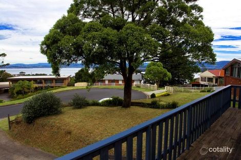 12 Arnold Cres, Lake Heights, NSW 2502