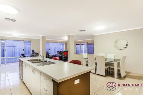 Property photo of 8 Chard Grove Leda WA 6170