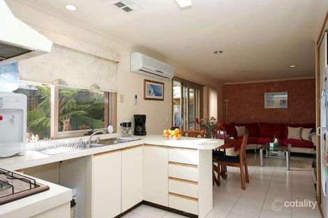Property photo of 32 Banbury Crescent Craigieburn VIC 3064