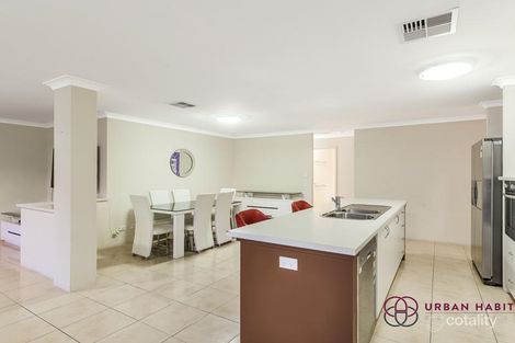Property photo of 8 Chard Grove Leda WA 6170