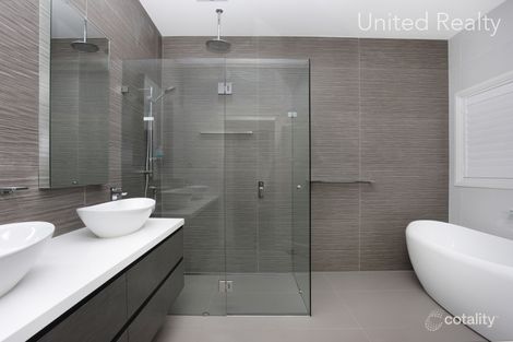 Property photo of 8 Mathew Place West Hoxton NSW 2171