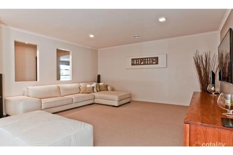 Property photo of 26 Whitlam Green Point Cook VIC 3030