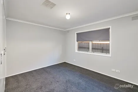 Property photo of 59 Northcott Parade Mount Austin NSW 2650