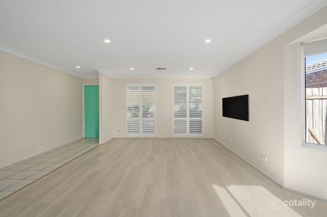 Property photo of 12 Wallcliffe Court Wattle Grove NSW 2173