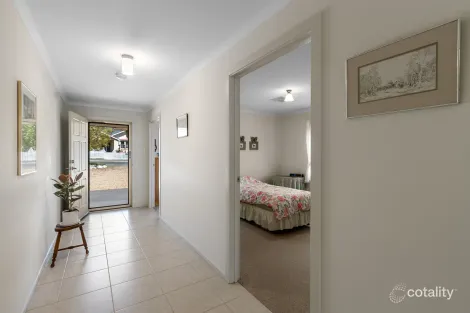 Property photo of 25 King Street Clare SA 5453