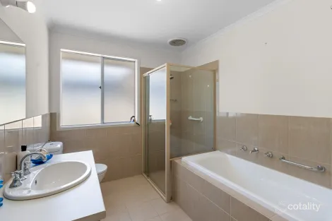 Property photo of 25 King Street Clare SA 5453