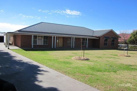 Property photo of 2 Derby Close Scone NSW 2337