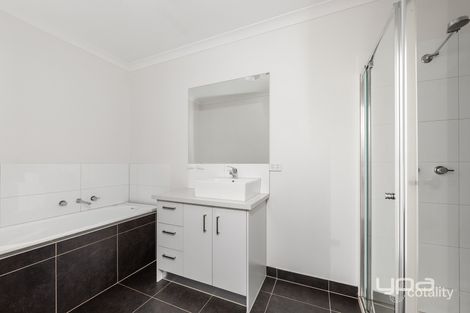 Property photo of 21/79 Lancefield Drive Caroline Springs VIC 3023