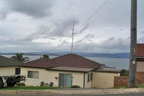 24 Buena Vista Ave, Lake Heights, NSW 2502