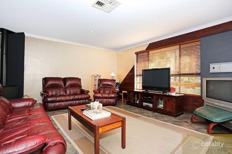 Property photo of 2 Azalea Court Dwellingup WA 6213