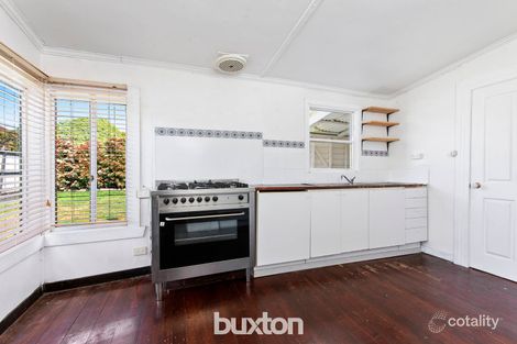 Property photo of 12 Kendall Close Hamlyn Heights VIC 3215