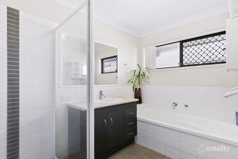 Property photo of 11 Echidna Place Ningi QLD 4511